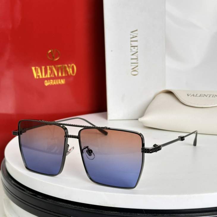 Picture of Valentino Sunglasses _SKUfw66051125fw